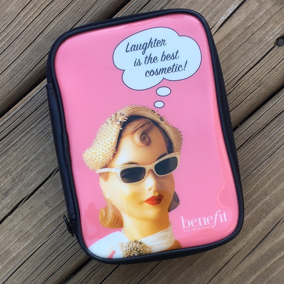Benefit Gabbi Catalog Bag